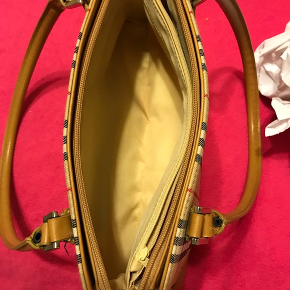 Burberry - Picture 4 of 8